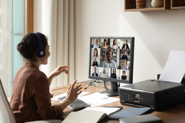 Person using a focus group streaming platform 
